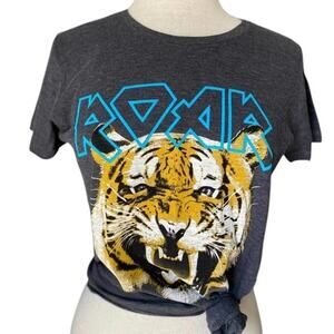 Roar Tiger Gray Curved Hem Graphic Tee Shirt Size Small NWOT